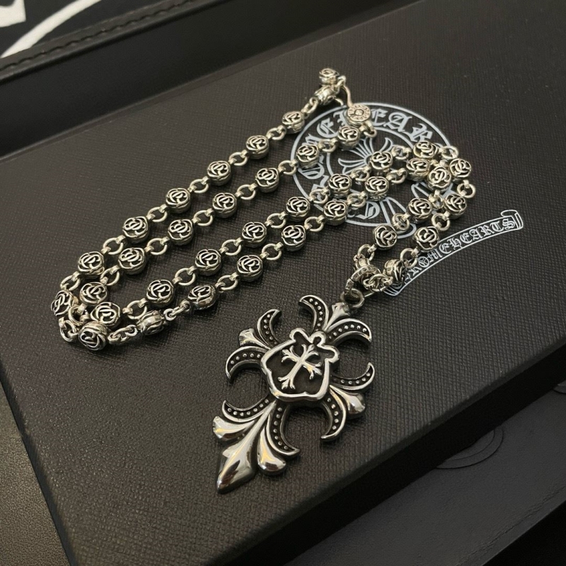 Ch*0me He**ts necklaces